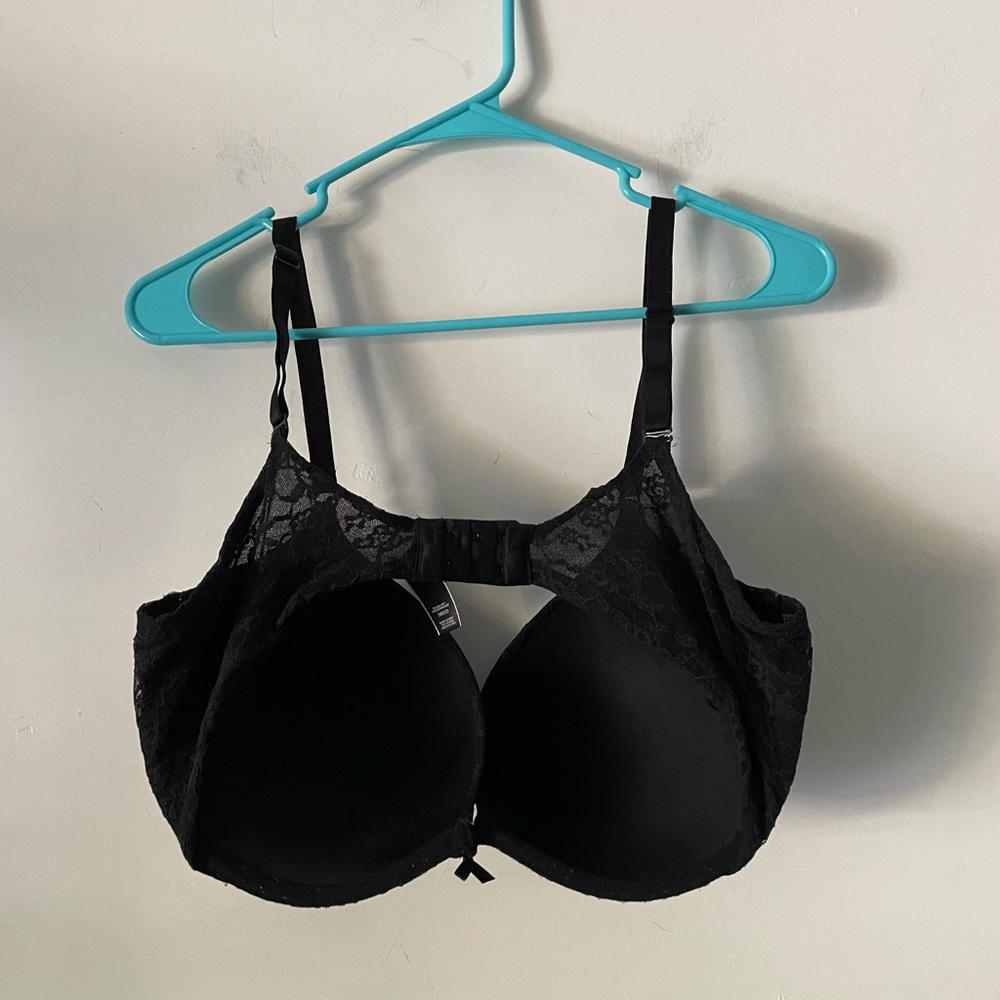 Victoria’s Secret bra. Size 38DD. Push up - Picture 2 of 3